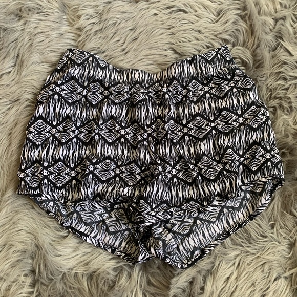BoHo black and white flowy shorts - Picture 1 of 2